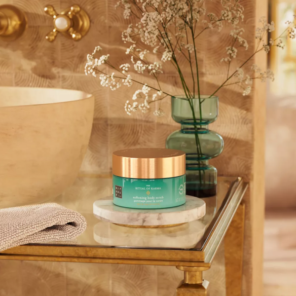 THE RITUAL OF KARMA Salt Body Scrub...